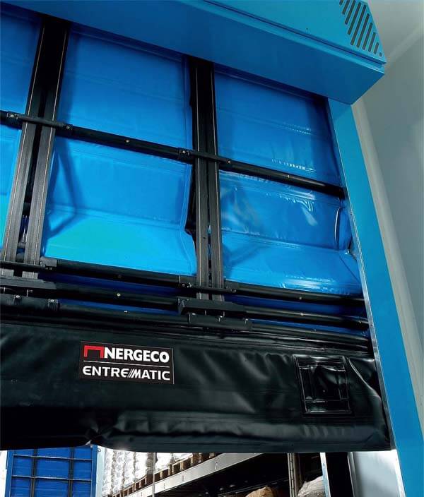 Скоростные ворота NERGECO C FREEZER 2 для холодильного склада.
